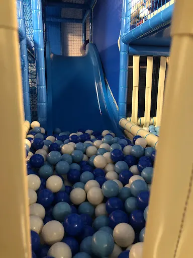 KRAINA KULEK Sala Urodzinowa